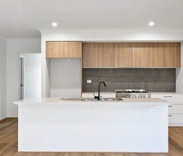 14 Riverly Grove, Officer VIC 3809 - House For Rent | Domain - Photo 6