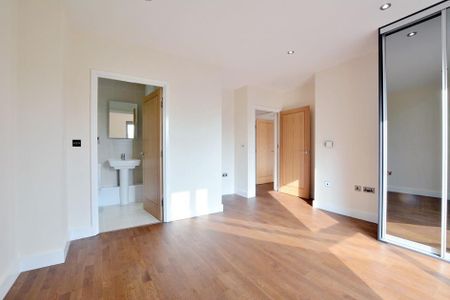 3 bedroom flat to rent - Photo 3