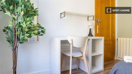 4 room luxury Flat for rent in Madrid, Autonomous Region of Madrid - Photo 4