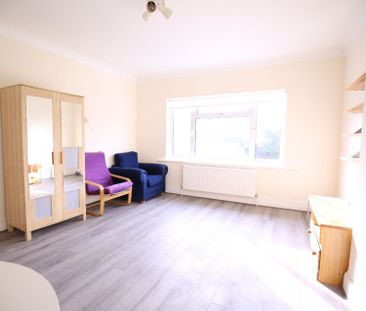 Ridgeway, London - Photo 5