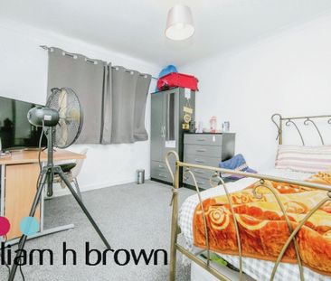 Holborough Close, Colchester - Photo 3