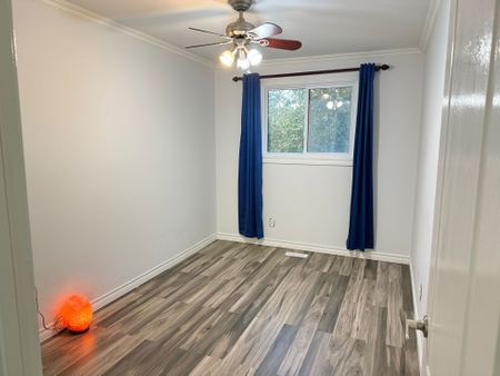 For Lease - 21 Greenwood Crescent, Brampton, Ontario - Photo 4