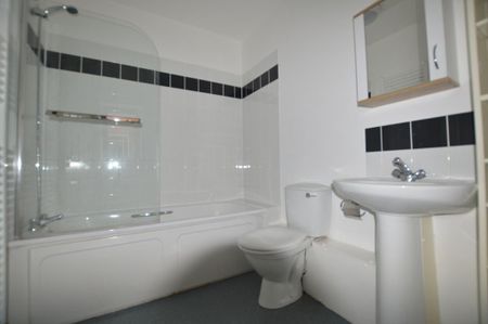 2 bedroom flat to rent - Photo 5