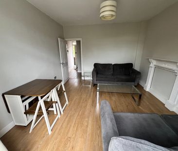 4 Bed Flat, Sandon House, SW2 - Photo 1