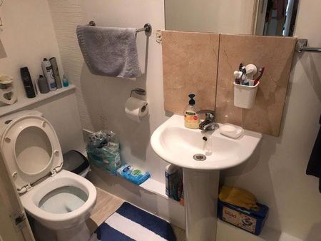 1 bedroom property to rent - Photo 2