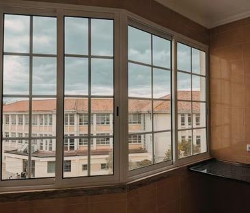 Praça Movimento das Forças Armadas, Almada, Setúbal Municipality 28... - Photo 1