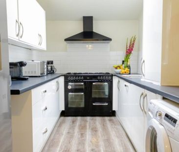 Ideal Spacious Student Pad - Photo 6