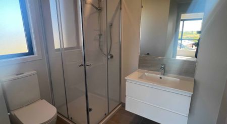 New 4-bedroom for rent!! - Photo 4