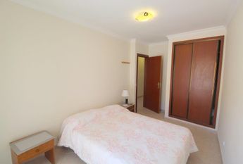 Apartamento T2, para arrendamento anual, próximo da praia em Albufeira, Algarve