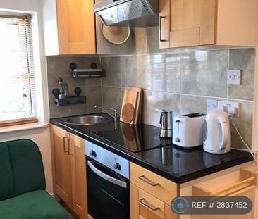 Studio to rent - Photo 6