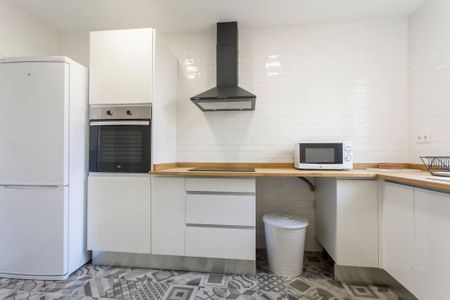 Cozy room in Actor Llorens Street - Photo 4