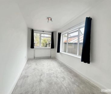 3 bedroom end of terrace house to rent - Photo 4