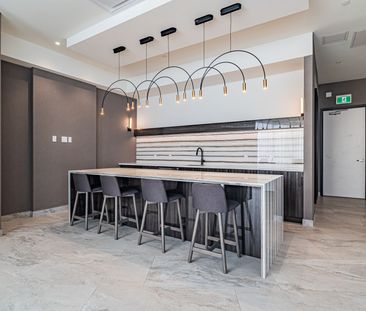 For Lease - 2 David Eyer Road Unit# 1032, Richmond Hill, Ontario - Photo 3