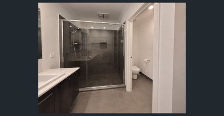 I O N | 1 1 0 | HEYBRIDGE - Photo 3