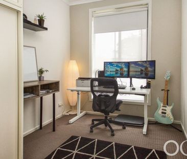 Open the Door to Effortless Modern Living - Photo 4