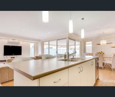 Modern 4x2 perfect for families! - Photo 4