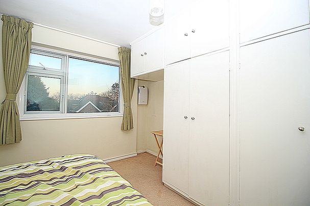 Granwood Court, TW7, The Grove - Photo 1