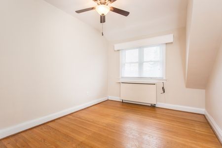 For Lease - 26 Forty First Street, Toronto, Ontario - Photo 4