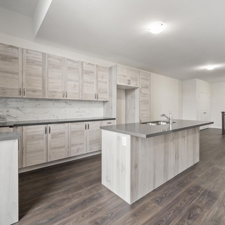 For Lease - 21 Harold Wilson Lane, Richmond Hill, Ontario - Photo 1