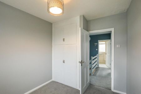 3 bedroom semi-detached house to rent - Photo 2