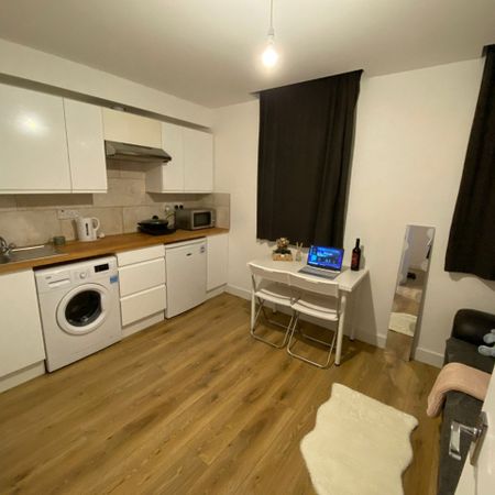 Room in a Shared Flat, St Loys Road, N17 - Photo 3