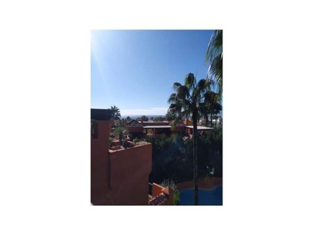 3 room luxury House for rent in Marbella, Andalusia - Photo 2