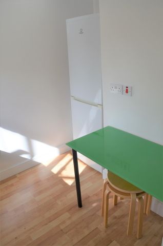 Studio Flat, Queensborough Terrace, W2 - Photo 3