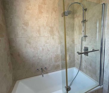 Newly Decorated Double Room in Hounslow Room B - Photo 6