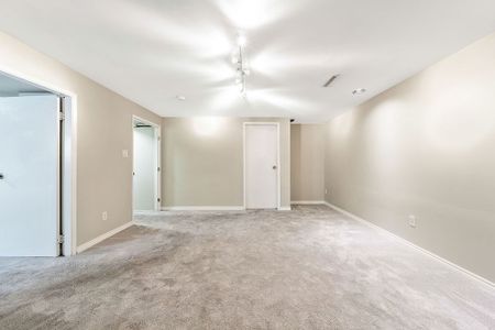 712 Heritage Dr SW, Calgary - Photo 4