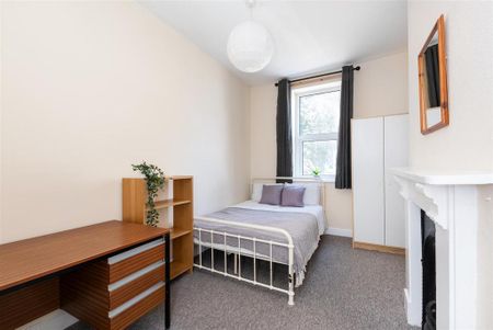 4 bedroom end of terrace house to rent - Photo 5