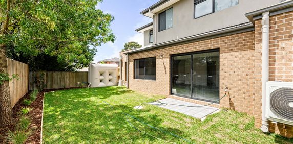 Location Location! - Photo 2