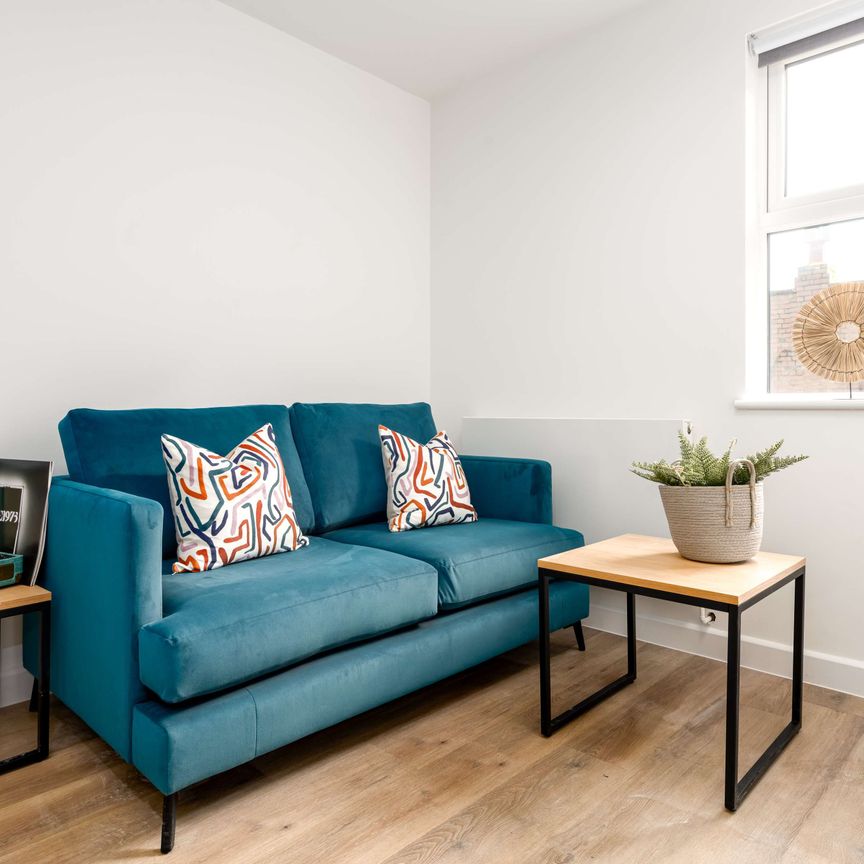 Park Street Room 2 - Photo 1