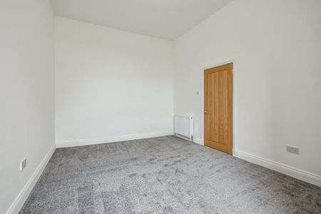 4 bedroom apartment to rent - Photo 4