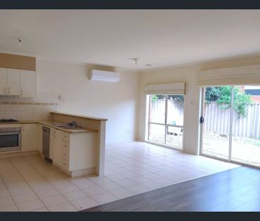 Cozy Cottage Home! - Photo 1