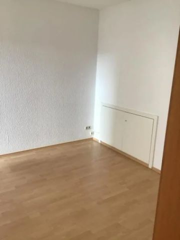 Helle Drei-Zimmerwohnung in zentraler Lage mit guter Aufteilung - Tageslichtbad - Foto 5