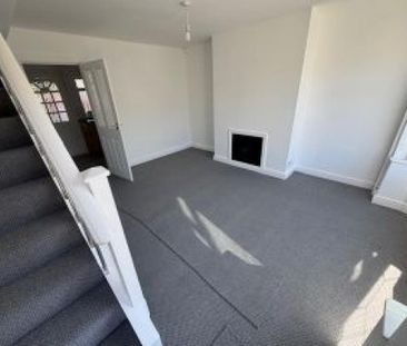 2 bedroom semi-detached house to rent - Photo 6