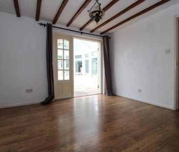 5 bedroom end of terrace house to rent - Photo 1