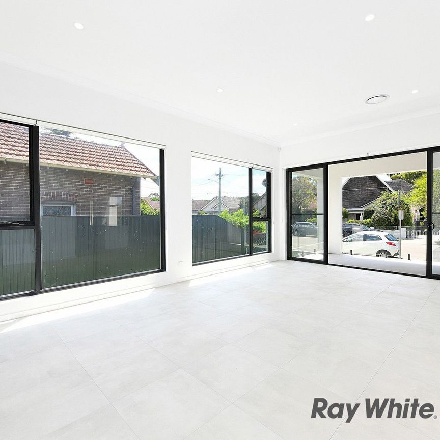 Stunning Five Bedroom Duplex - Photo 1