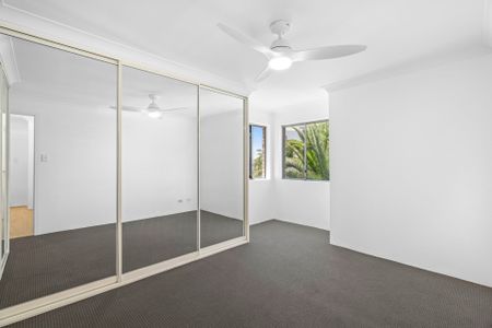 Refurbished Two Bedroom Unit - Photo 3