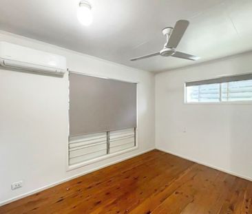 Located in a quiet cul-de-sac, family friendly area with convenient... - Photo 3