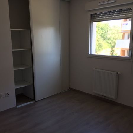 Location Appartement 3 pièces 68m² - Photo 2
