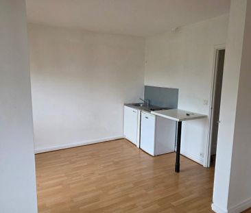 Location Appartement 1 pièce 25m² LE CHESNAY 78150 - Photo 1