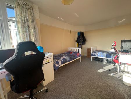 3 bed terraced house to rent in Luton, Luton, LU2 - Photo 2