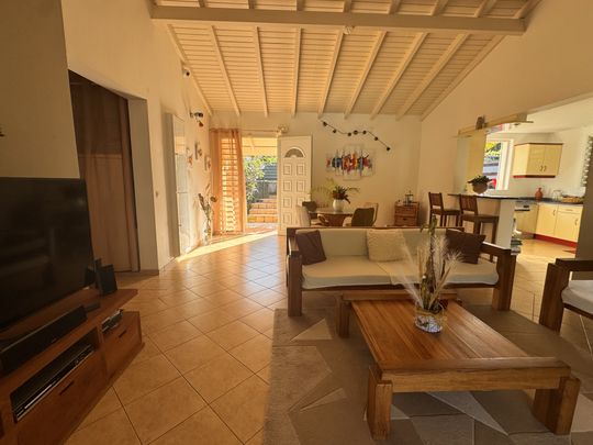 Location Maison 6 pièces 116m² PETIT BOURG 97170 - Photo 1