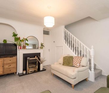 2 bedroom semi-detached house to rent - Photo 2