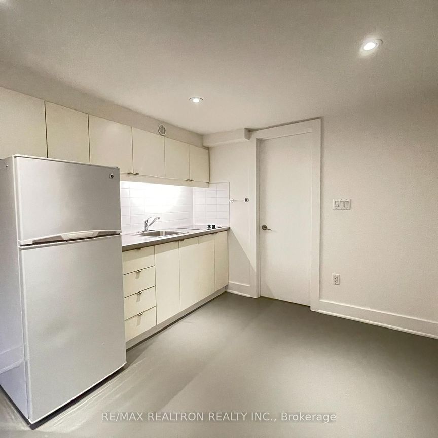 For Lease - 564 Delaware Avenue Unit# Lower, Toronto, Ontario - Photo 1