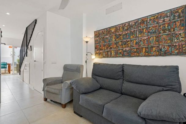 2 Bedroom Townhouse For Rent in Estepona, Málaga - Photo 1