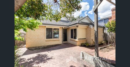 SPACIOUS FOUR BEDROOM FAMILY HOME - Photo 4