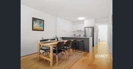 Inner-City Living with Extra Style and Space - Photo 4