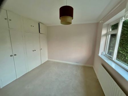 9 Burniston Gardens, YO13 0HW, Scarborough - Photo 5